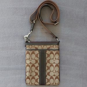 ❤️ Coach Crossbody Handbag - Excellent Condition!!